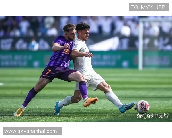 成都羽毛球队在城市联赛积分榜上以62分稳居第一名展现强劲实力